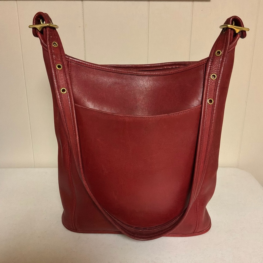 Vintage Coach Red Leather Shoulder Bag With Adjustable Strap Model J9 P - 9060